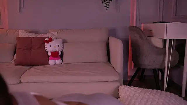 Snapshot of MillaSerene chatting on 10, 4, 2026 MillaSerene online show from 10, 4, 2026