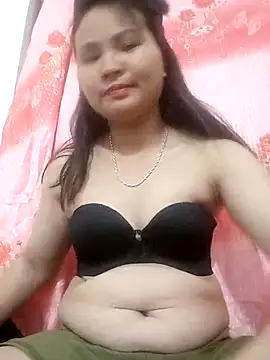 Snapshot of Heulwen-22 chatting on 5, 11, 2025 Heulwen-22 online show from 5, 11, 2025