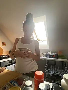 blondi2077 online show from 15, 9, 2025