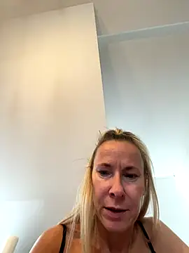 blondi2077 online show from 11, 10, 2025