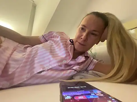 blondi2077 online show from 26, 10, 2025