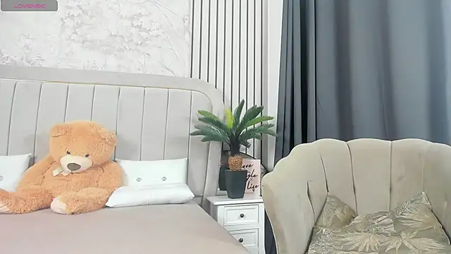 Snapshot of DaryaReed chatting on 15, 9, 2025 DaryaReed online show from 15, 9, 2025