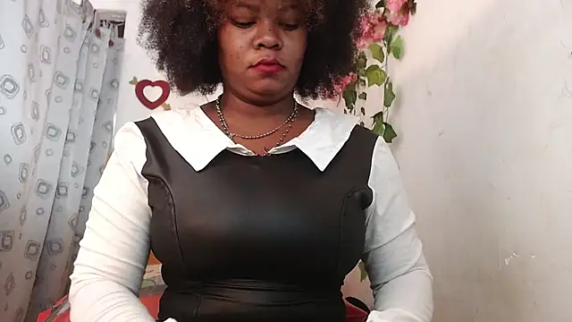 Snapshot of LULU_ALANAA_ chatting on 12, 9, 2025 LULU ALANAA  online show from 12, 9, 2025