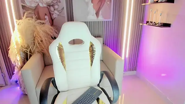 Snapshot of Ailee_naughty chatting on 29, 10, 2025 Ailee naughty online show from 29, 10, 2025