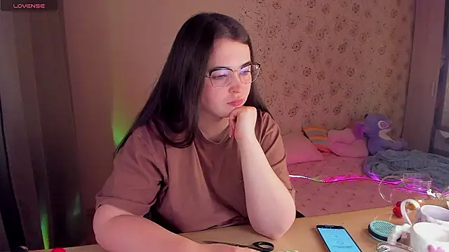 Snapshot of Alice_next_door chatting on 25, 2, 2026 Alice next door online show from 25, 2, 2026