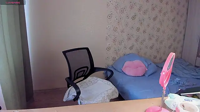 Snapshot of Alice_next_door chatting on 19, 3, 2026 Alice next door online show from 19, 3, 2026