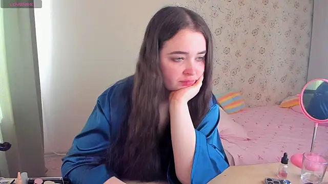 Snapshot of Alice_next_door chatting on 16, 4, 2026 Alice next door online show from 16, 4, 2026