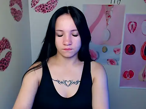 Snapshot of Em7MaA chatting on 12, 9, 2025 Em7MaA online show from 12, 9, 2025