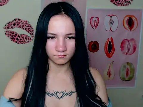 Snapshot of Em7MaA chatting on 8, 10, 2025 Em7MaA online show from 8, 10, 2025