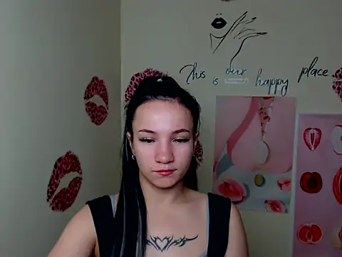 Snapshot of Em7MaA chatting on 11, 10, 2025 Em7MaA online show from 11, 10, 2025