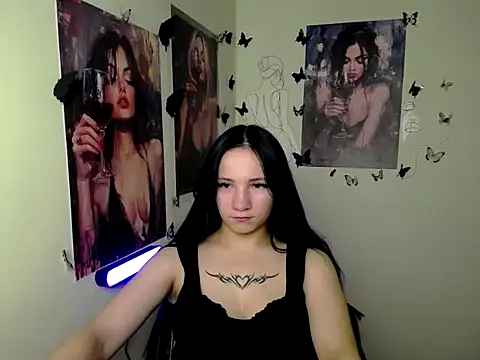 Snapshot of Em7MaA chatting on 18, 10, 2025 Em7MaA online show from 18, 10, 2025