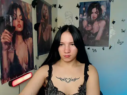 Snapshot of Em7MaA chatting on 9, 11, 2025 Em7MaA online show from 9, 11, 2025