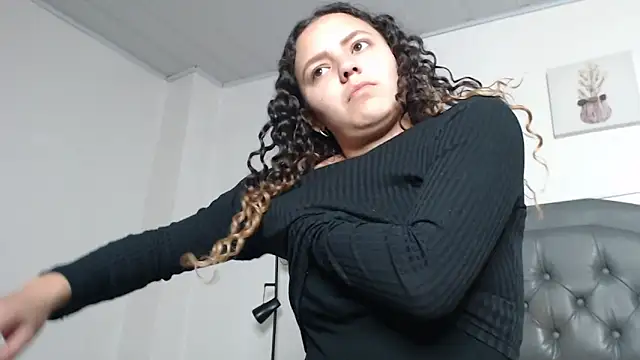 Giia Monroe online show from 15, 12, 2025