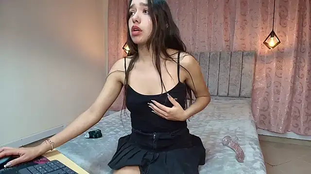 Emily  parker   online show from 14, 9, 2025