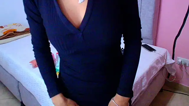 Emily  parker   online show from 8, 10, 2025