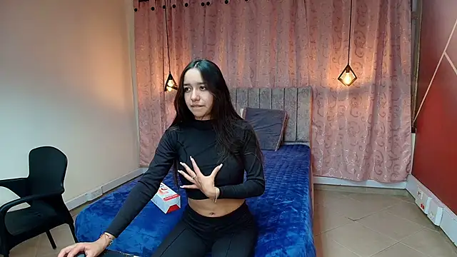 Emily  parker   online show from 19, 10, 2025