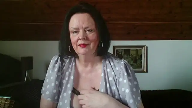 Snapshot of TiffanyMature chatting on 21, 10, 2025 TiffanyMature online show from 21, 10, 2025