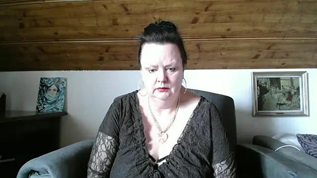TiffanyMature online show from 5, 5, 2026