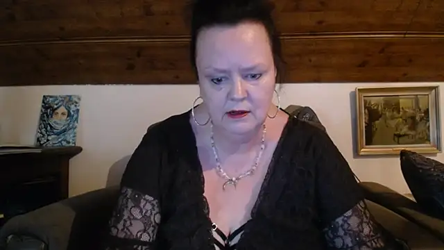 TiffanyMature online show from 11, 5, 2026