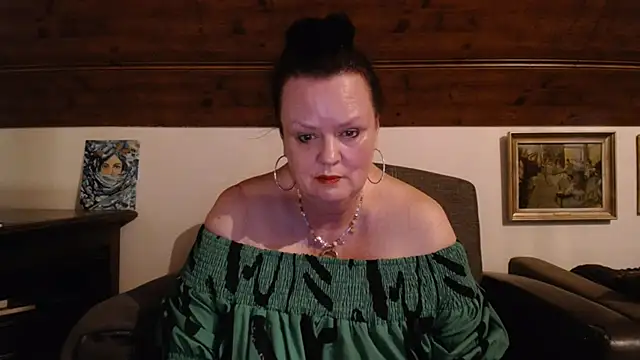 TiffanyMature online show from 25, 5, 2026