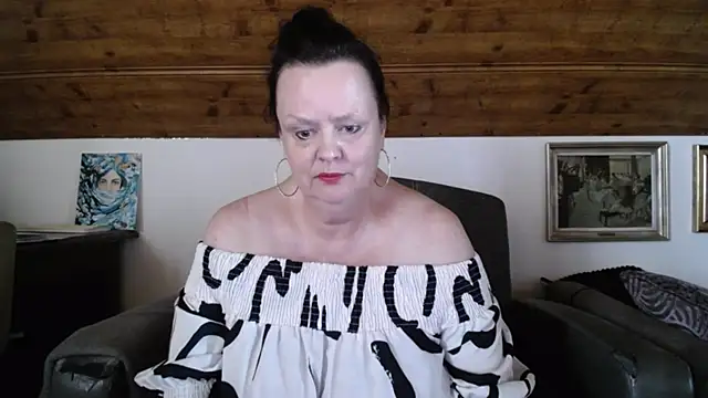 Snapshot of TiffanyMature chatting on 9, 7, 2026 TiffanyMature online show from 9, 7, 2026