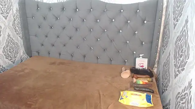 katheblows online show from 8, 10, 2025