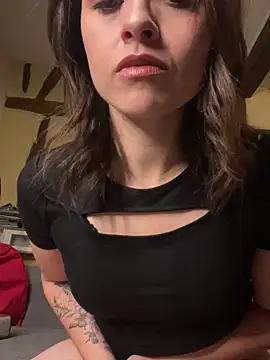 Snapshot of Toto-pika chatting on 5, 11, 2025 Toto-pika online show from 5, 11, 2025