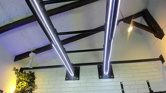 ItaloMoore online show from 6, 11, 2025