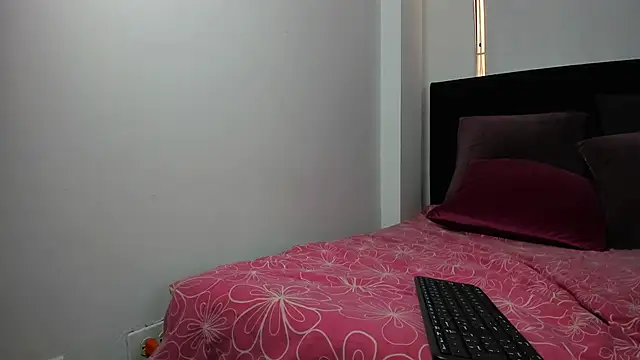 Snapshot of LunaVelvet777 chatting on 7, 10, 2025 LunaVelvet777 online show from 7, 10, 2025