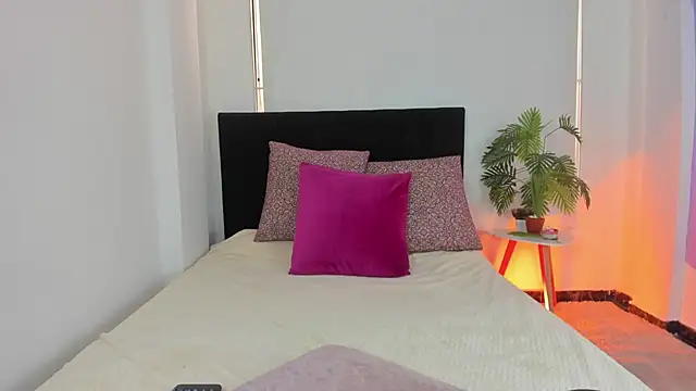 Snapshot of LunaVelvet777 chatting on 14, 11, 2025 LunaVelvet777 online show from 14, 11, 2025