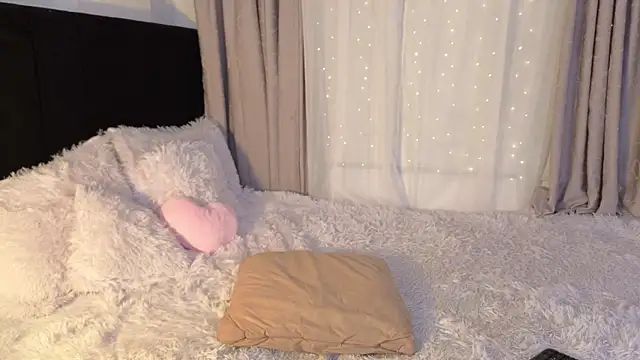 LunaVelvet777 online show from 19, 3, 2026