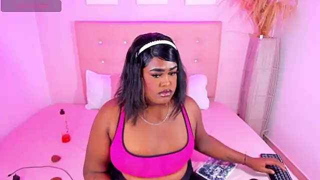 Snapshot of _EvaRouse chatting on 25, 9, 2025 EvaRouse online show from 25, 9, 2025