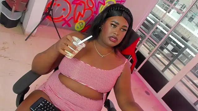 Snapshot of _EvaRouse chatting on 4, 10, 2025 EvaRouse online show from 4, 10, 2025