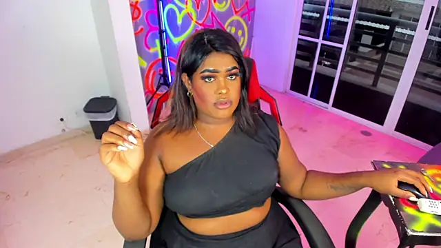 Snapshot of _EvaRouse chatting on 24, 10, 2025 EvaRouse online show from 24, 10, 2025