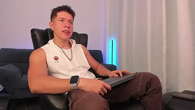 Snapshot of nathan_blake chatting on 22, 9, 2025 nathan blake online show from 22, 9, 2025