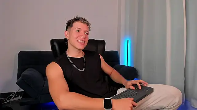 Snapshot of nathan_blake chatting on 17, 10, 2025 nathan blake online show from 17, 10, 2025