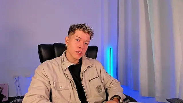 Snapshot of nathan_blake chatting on 14, 11, 2025 nathan blake online show from 14, 11, 2025