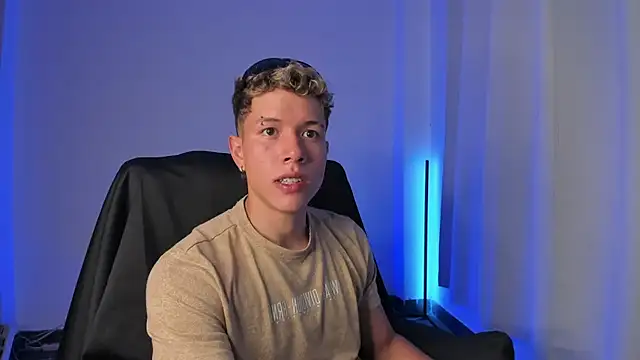 Snapshot of nathan_blake chatting on 5, 1, 2026 nathan blake online show from 5, 1, 2026