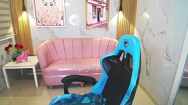 Jade Jones a online show from 8, 10, 2025