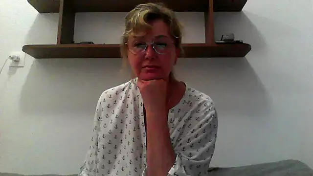 IrynaMolbertx online show from 29, 9, 2025