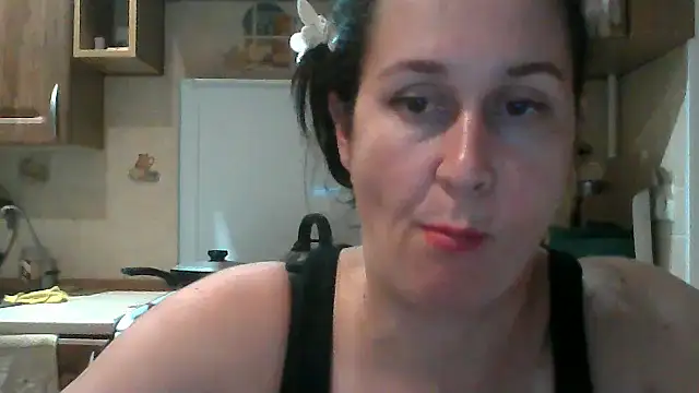 Amandda  online show from 9, 9, 2025