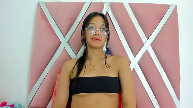 victoriavelasquez online show from 27, 10, 2025