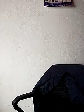 Mia-Glow online show from 5, 3, 2026