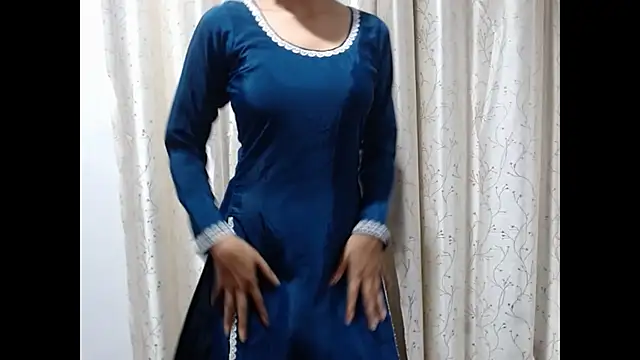 Snapshot of _kamyaa09 chatting on 7, 5, 2026 kamyaa09 online show from 7, 5, 2026