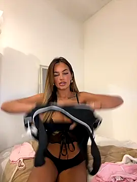 Snapshot of LaceyMayxox chatting on 21, 9, 2025 LaceyMayxox online show from 21, 9, 2025