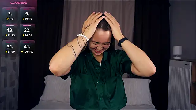 KayleenCurtis online show from 10, 10, 2025