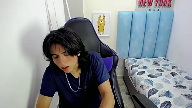 Snapshot of louis_baltazar chatting on 9, 9, 2025 louis baltazar online show from 9, 9, 2025