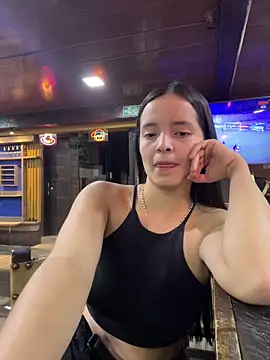 Mia jhoonson online show from 4, 2, 2026