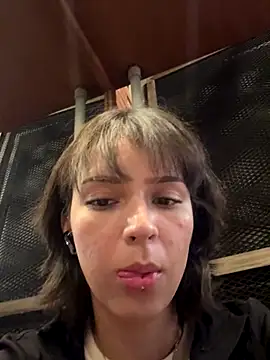 Snapshot of Adry_Bach_ chatting on 5, 10, 2025 Adry Bach online show from 5, 10, 2025