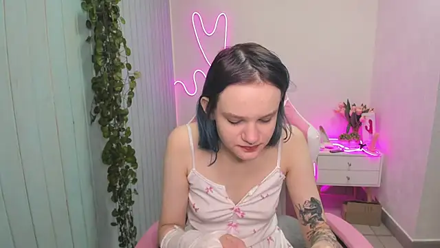 Snapshot of Elieiza_xo chatting on 12, 11, 2025 Elieiza xo online show from 12, 11, 2025